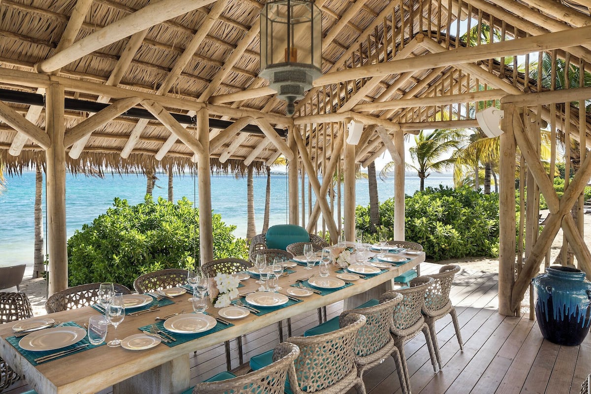 Room (Lazy Lizard) | Dining room