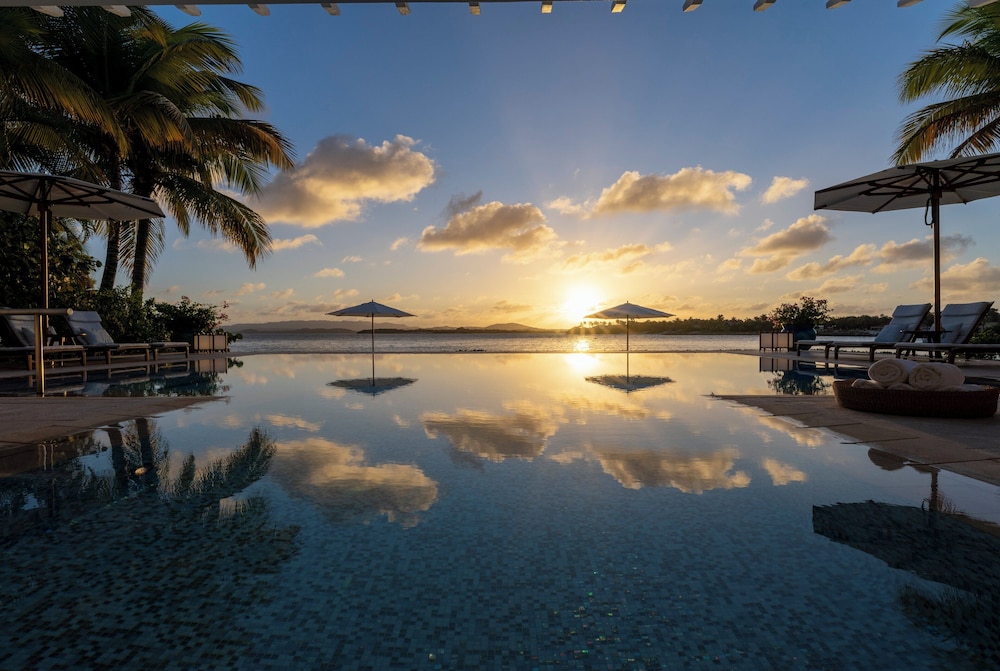 Jumby Bay Island by null