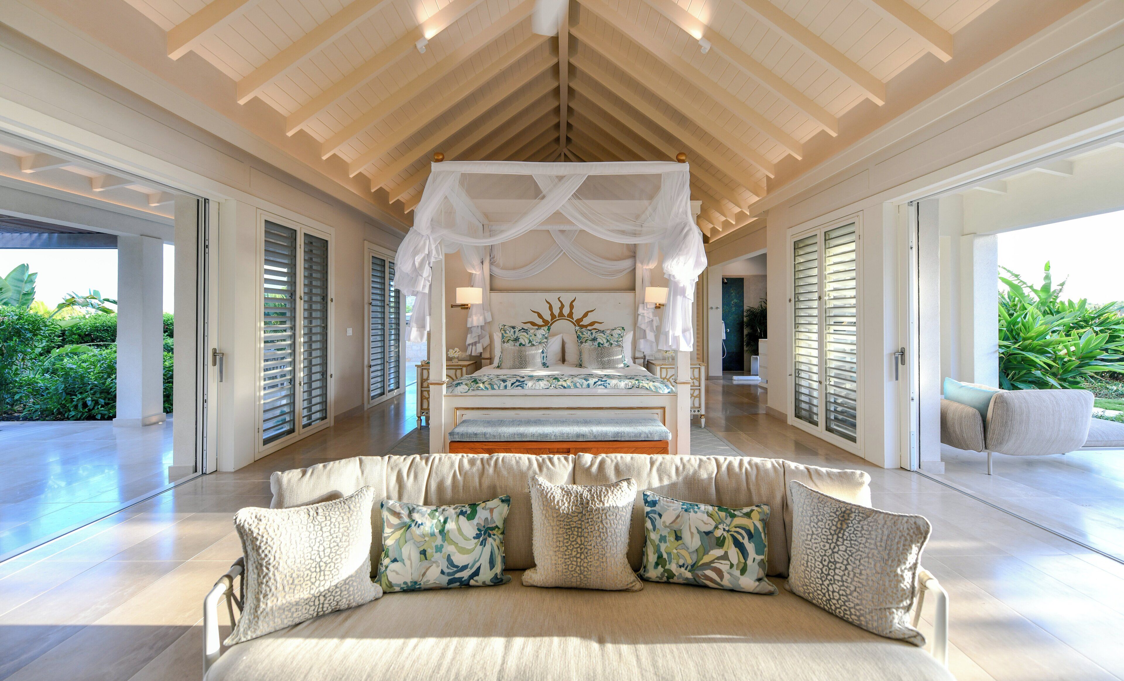 Minibar, in-room safe, individually decorated, individually furnished