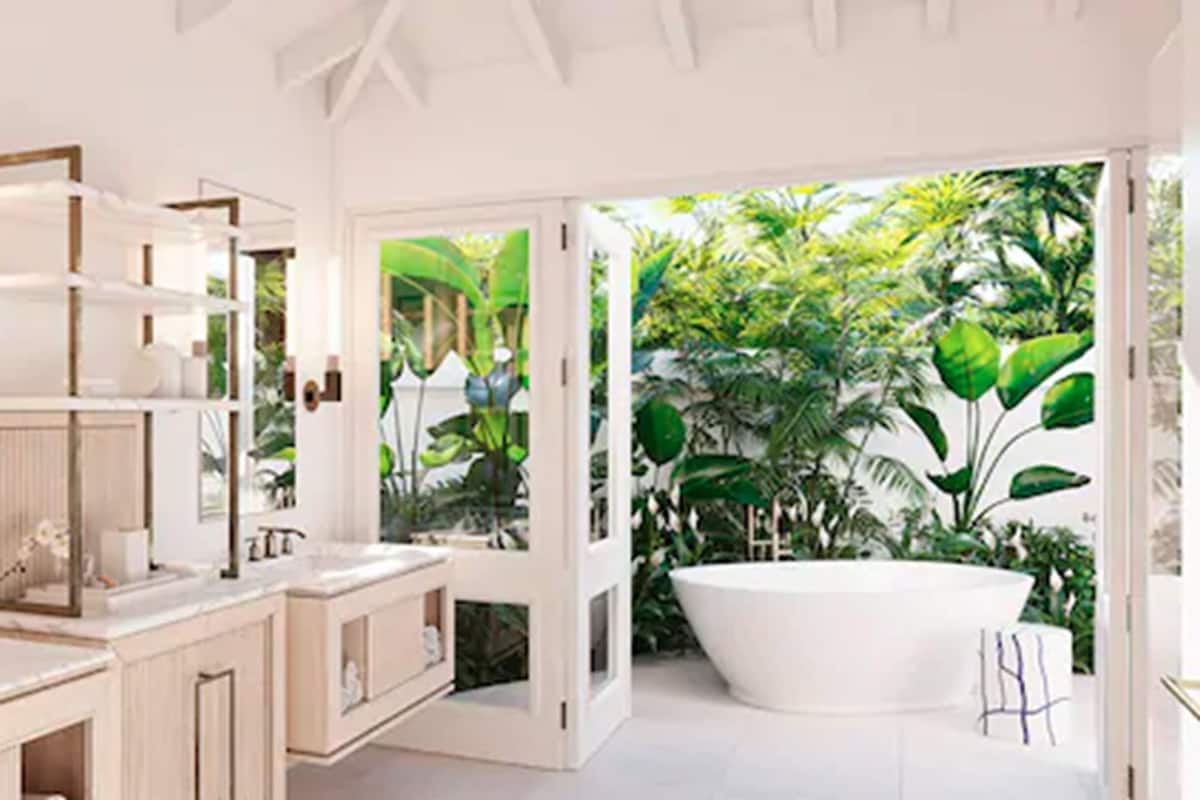 Signature Ocean Cottage | Minibar, in-room safe, blackout curtains, soundproofing