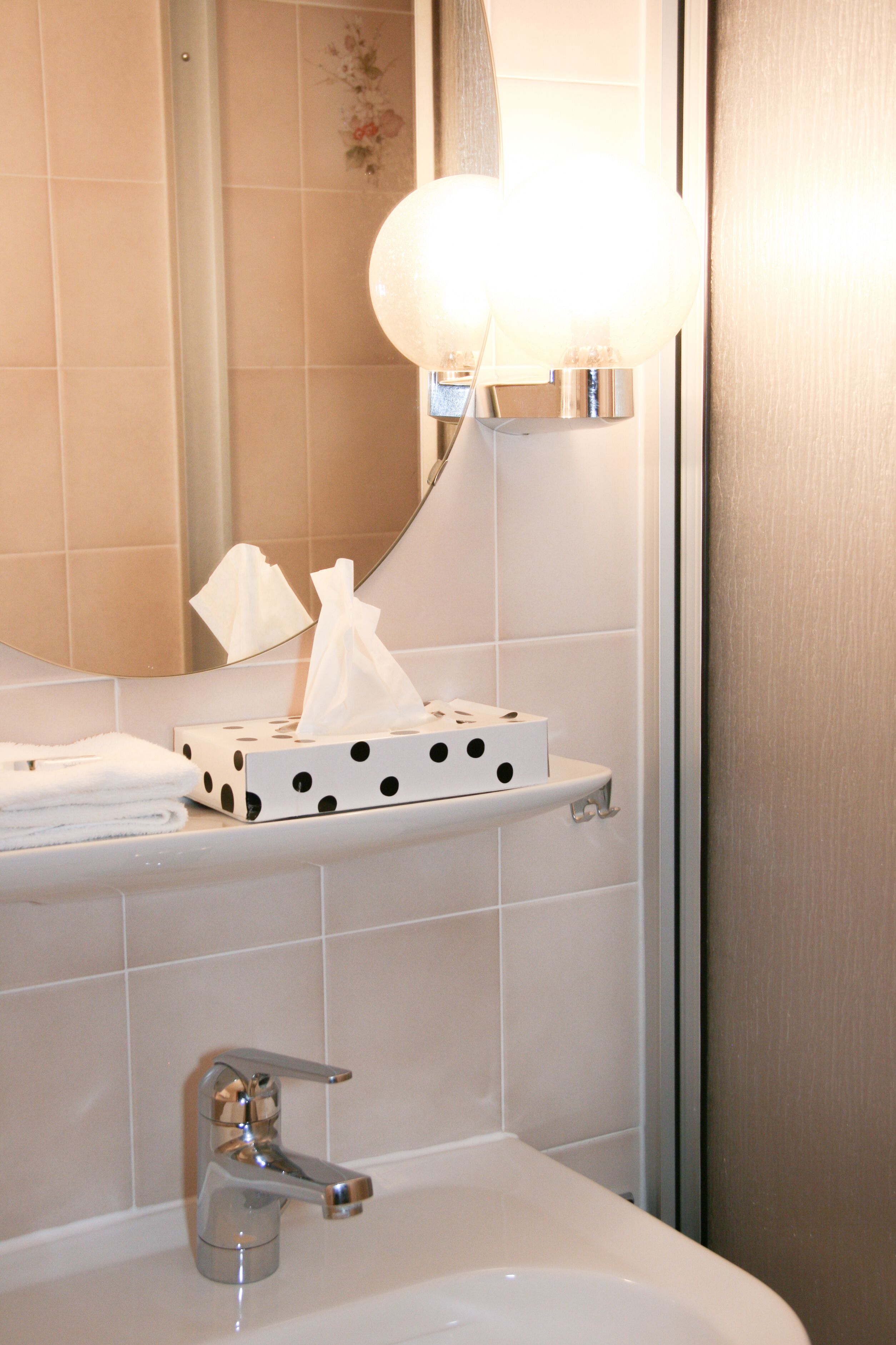 basic double room, 1 bedroom, mountain view | bathroom | shower, free toiletries, hair dryer, towels