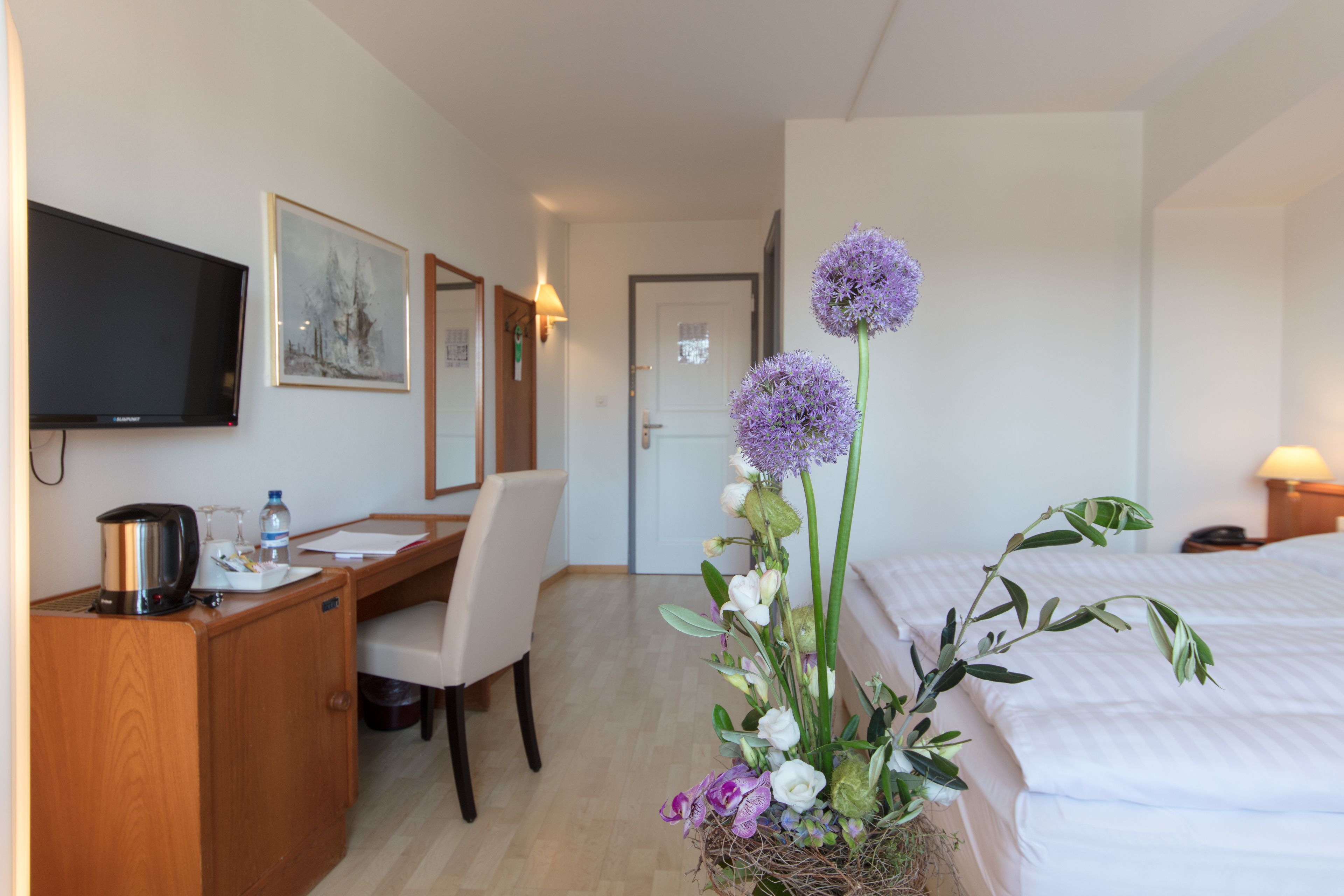 economy double room | premium bedding, pillow-top beds, in-room safe, individually furnished