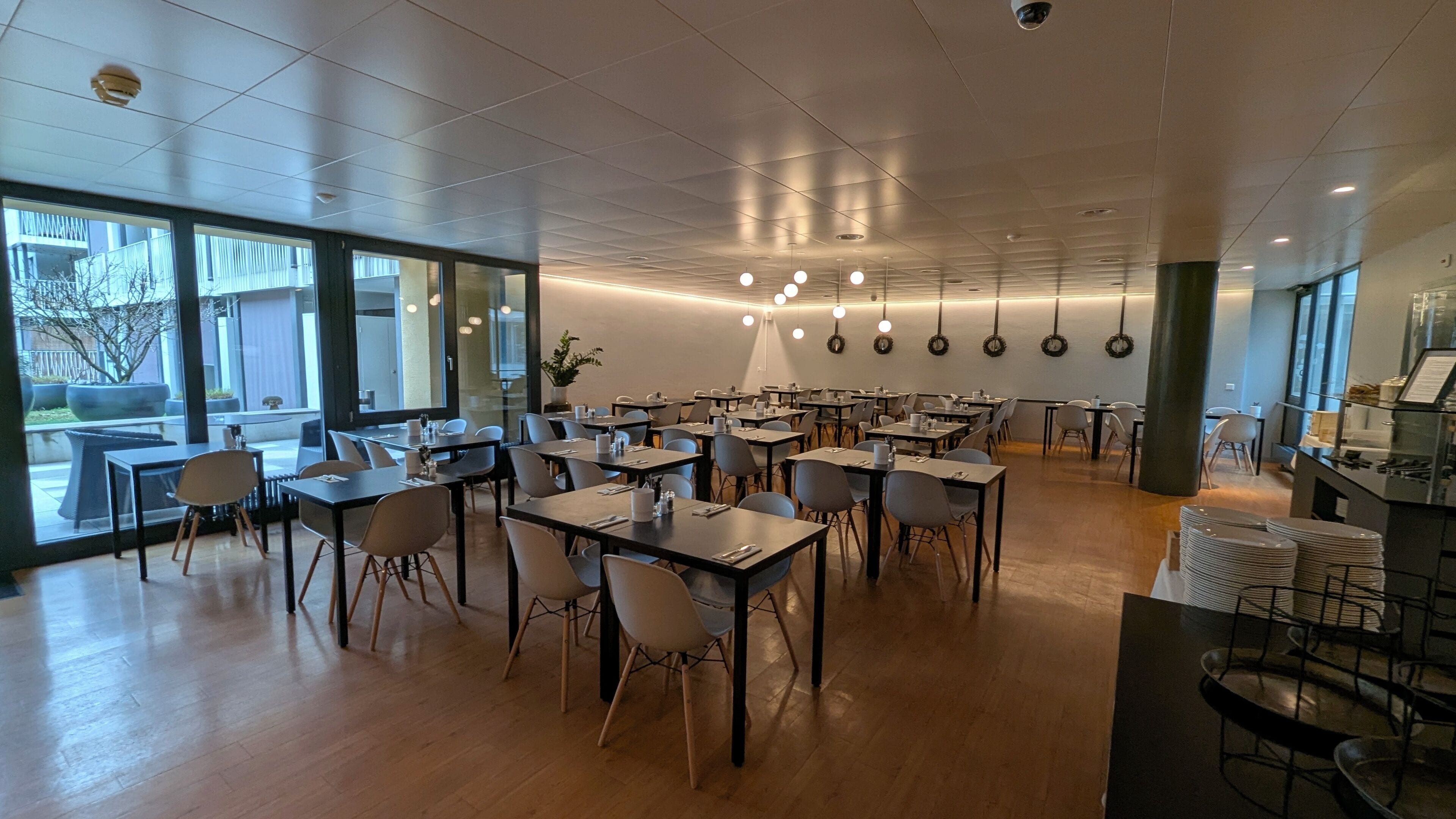 Daily continental breakfast (CHF 20 per person)