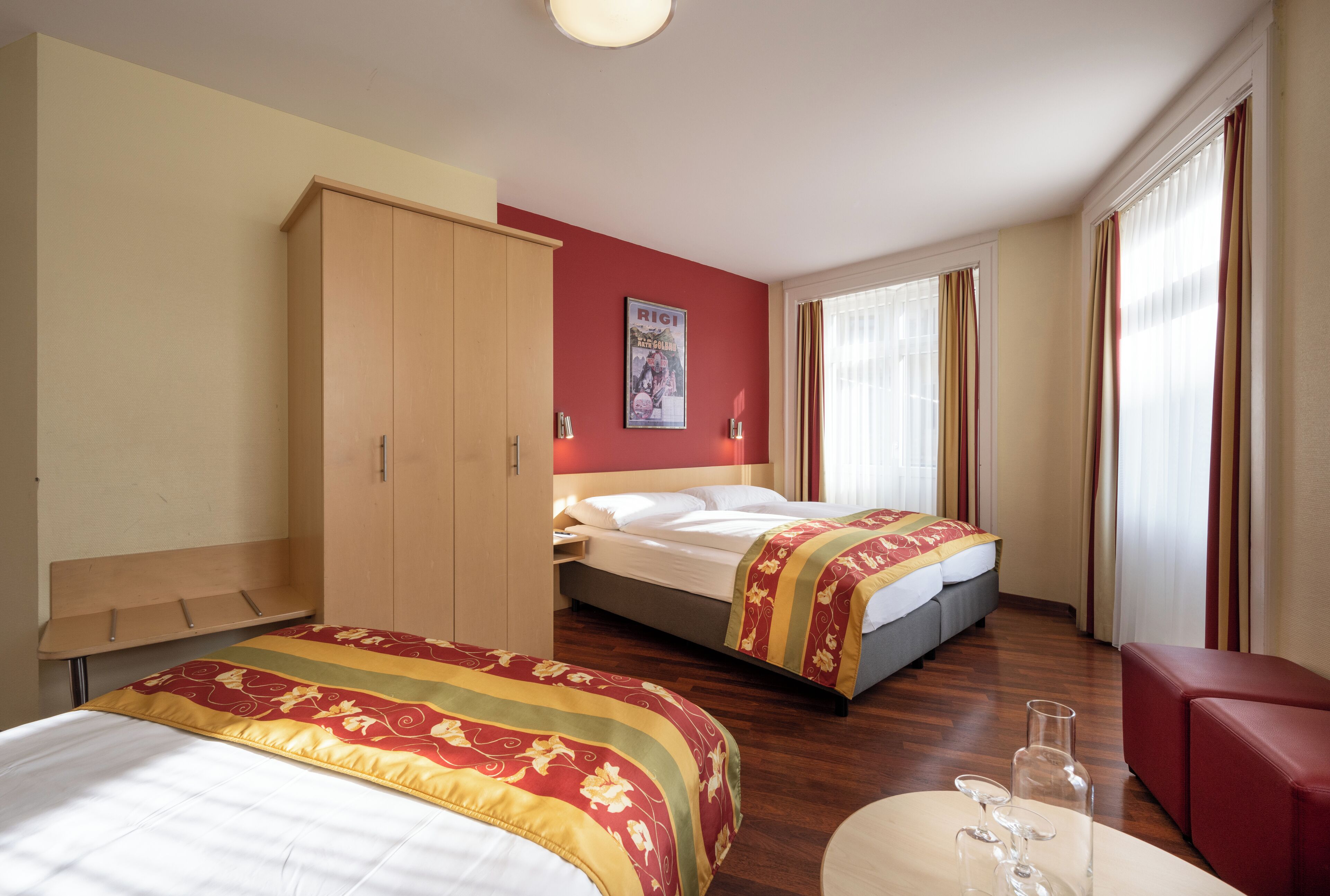 トリプルルーム | セーフティボックス (室内)、デスク、遮光カーテン、防音設備