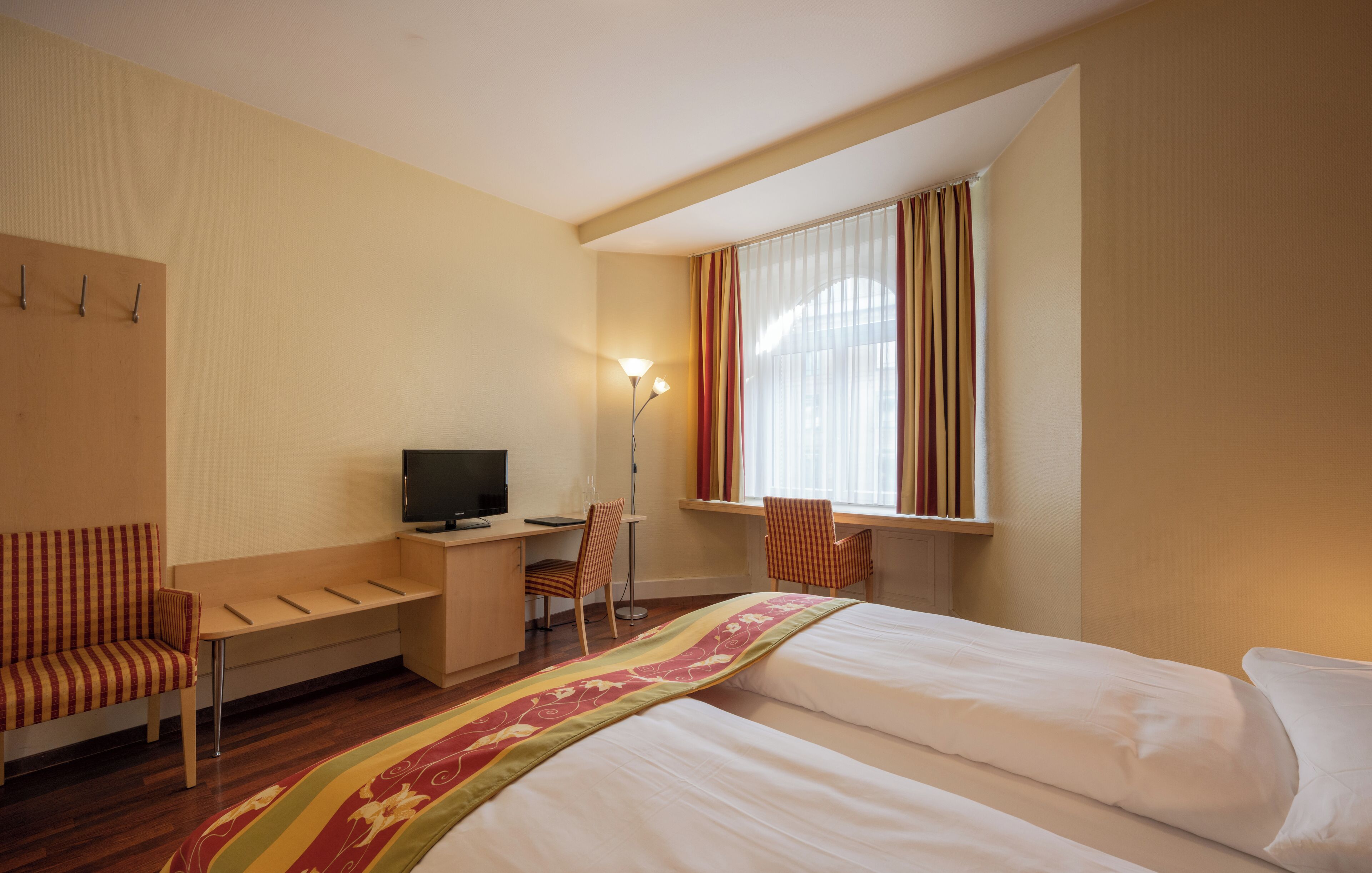 standard double or twin room | in-room safe, desk, blackout curtains, soundproofing