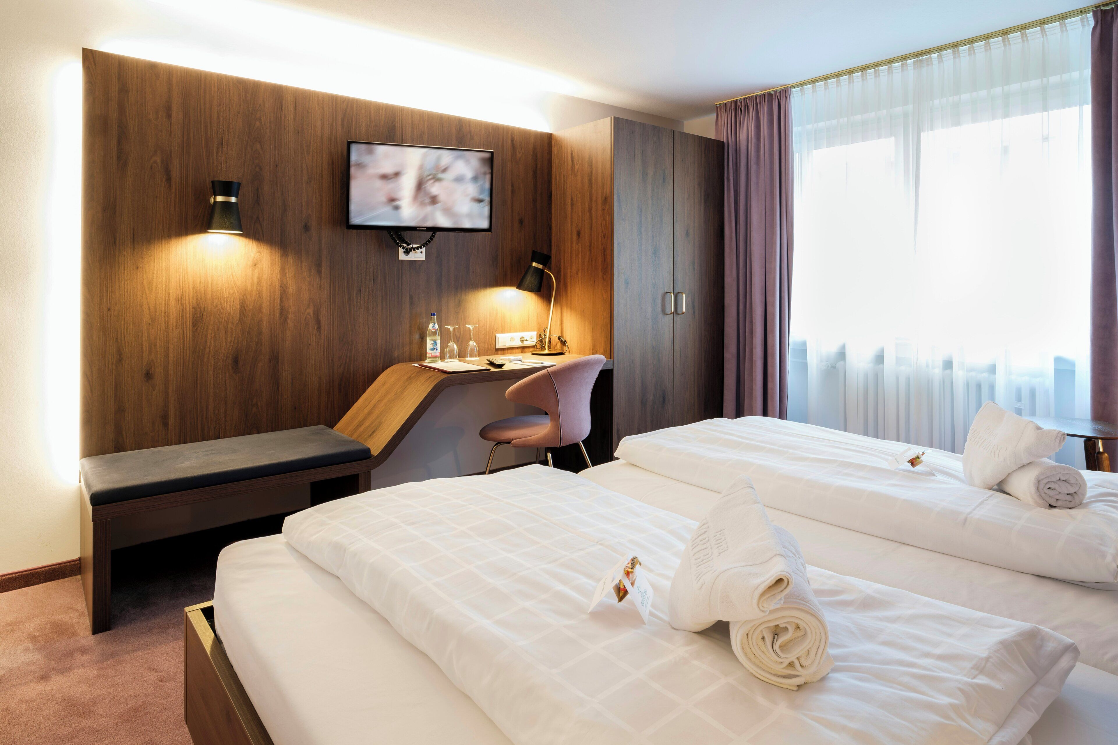 Double Room, Non Smoking | Hypo-allergenic bedding, desk, blackout drapes, soundproofing