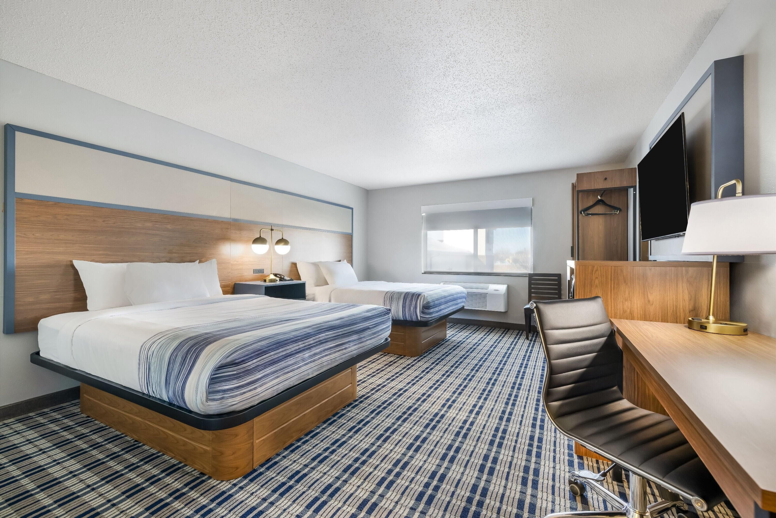 Habitación, 2 camas Queen size, para no fumadores | 1 habitación, camas con pillow-top y caja de seguridad en la habitación 