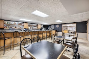 Bar (on property) - AmericInn by Wyndham Aberdeen - Event Center (Aberdeen)