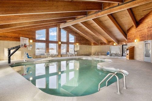 AmericInn by Wyndham Aberdeen - Event Center