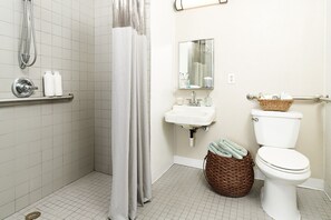 Premium Room, 1 Queen Bed, Accessible | Bathroom | Combined shower/tub, towels, soap, toilet paper