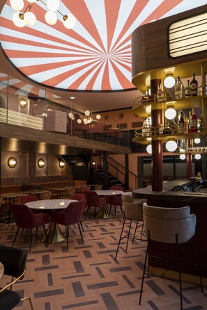 Breakfast, lunch and dinner served  - ClapClap Hôtel Strasbourg (Strasbourg)