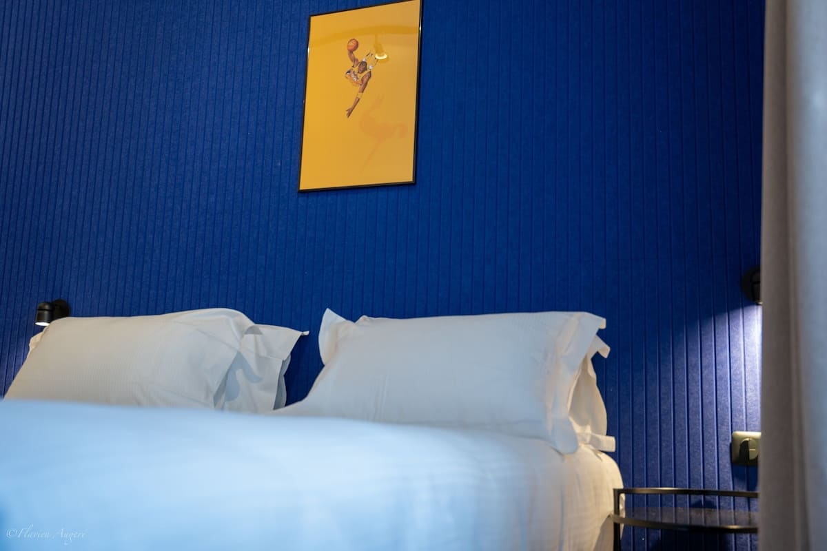 Duo | Premium bedding, in-room safe, desk, laptop workspace