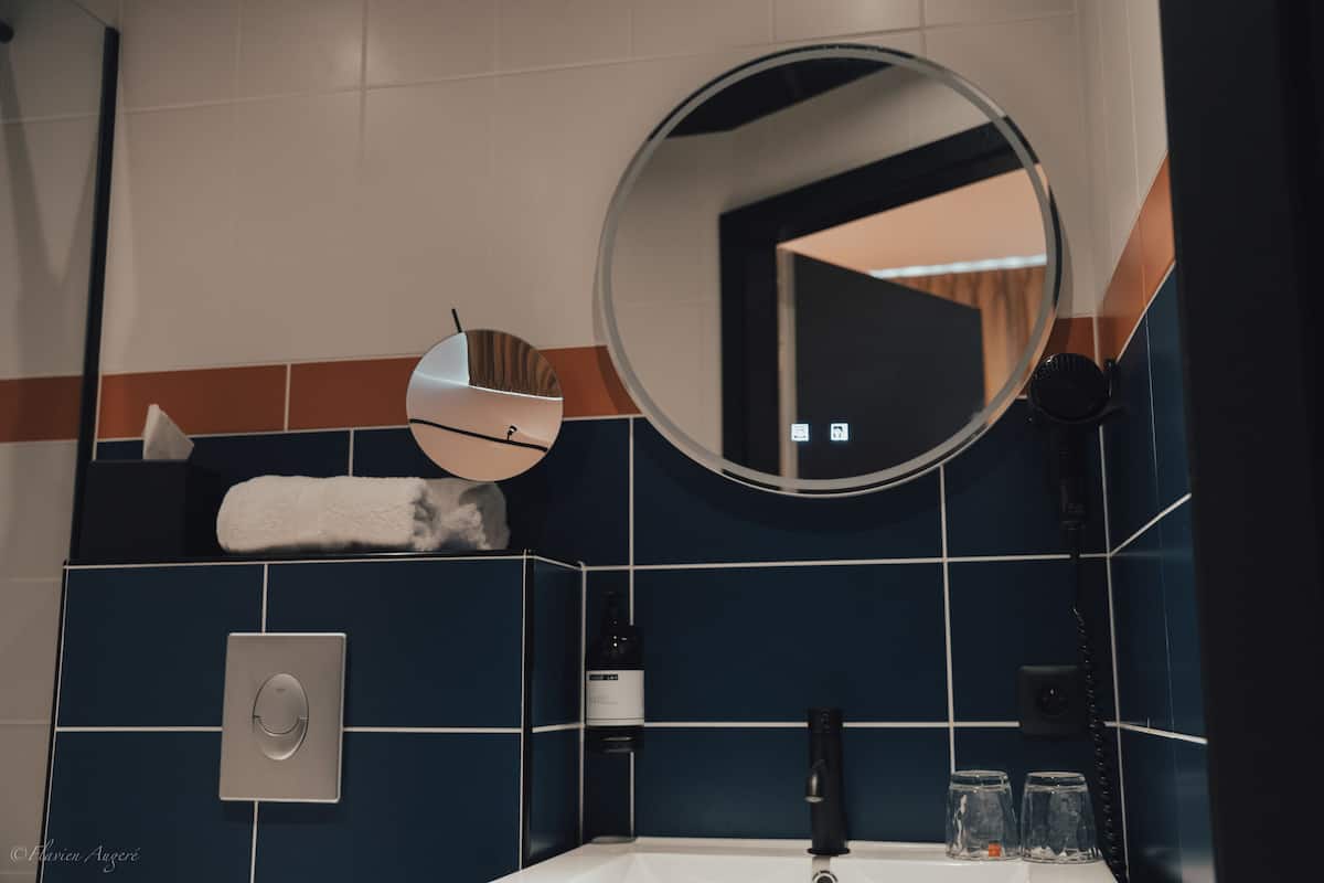 family 3 | bathroom | shower, hair dryer, towels, soap