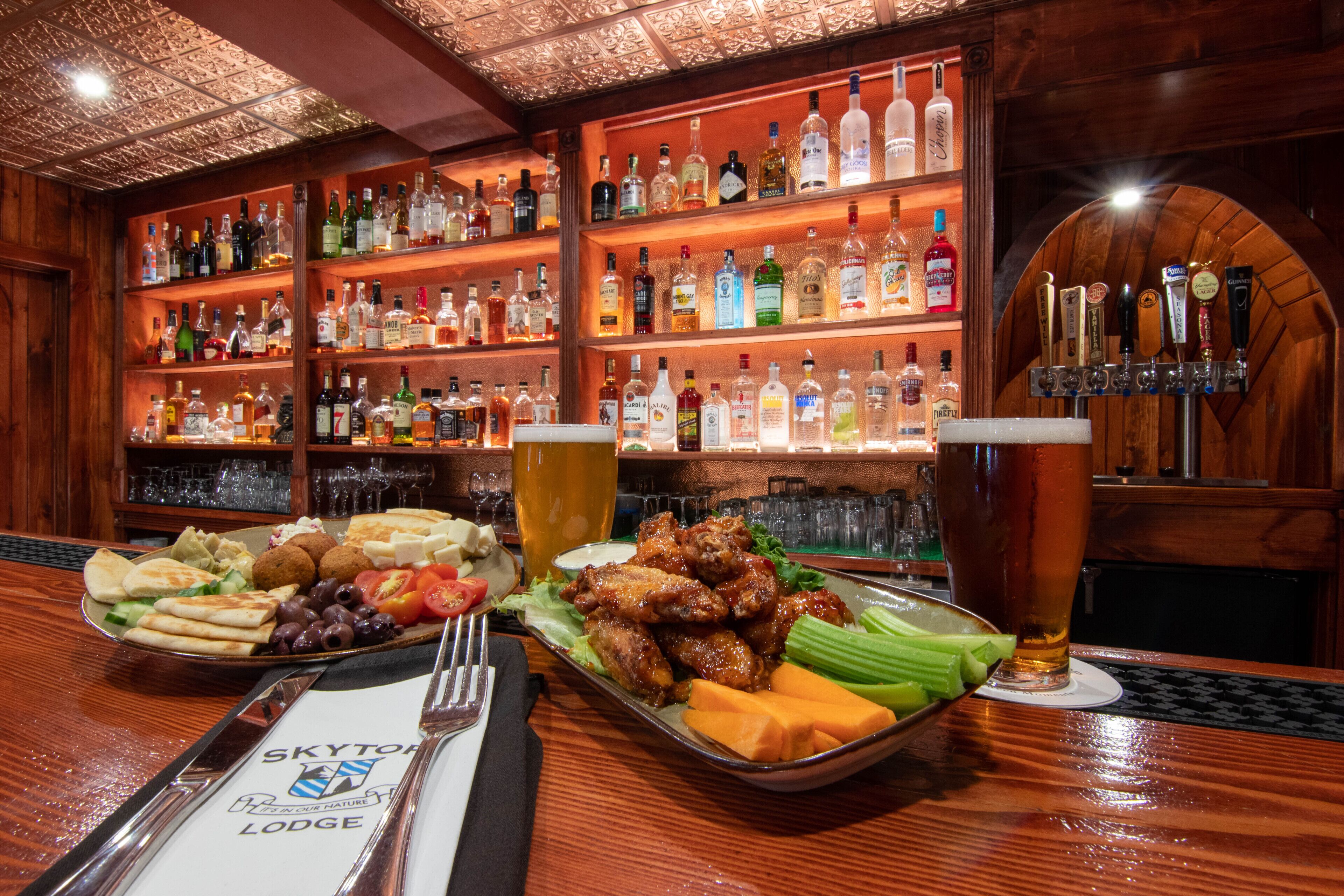 4 restaurants servant le petit déjeuner, spécialités Cuisine américaine