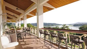 Bar (en la propiedad)