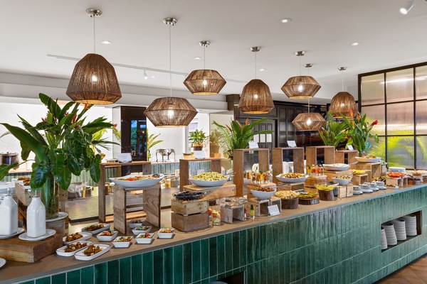 2 restaurants; breakfast, lunch, dinner, and brunch served