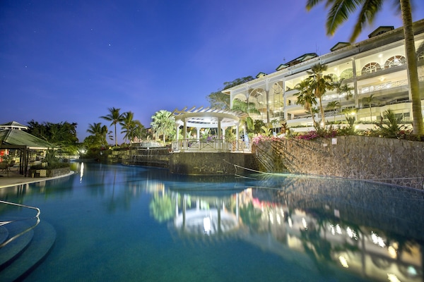 Bar junto a la alberca