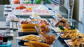 Tägliches Frühstücksbuffet (18 PAB pro Person)