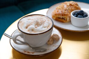 Petit déjeuner en semaine (20.00 USD par personne)