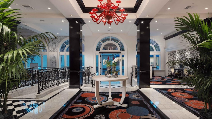 Hotel Shattuck Plaza