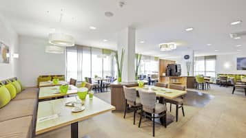 Petit déjeuner buffet compris tous les jours