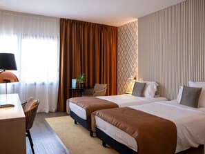 Surmatelas, coffres-forts dans les chambres, décoration personnalisée