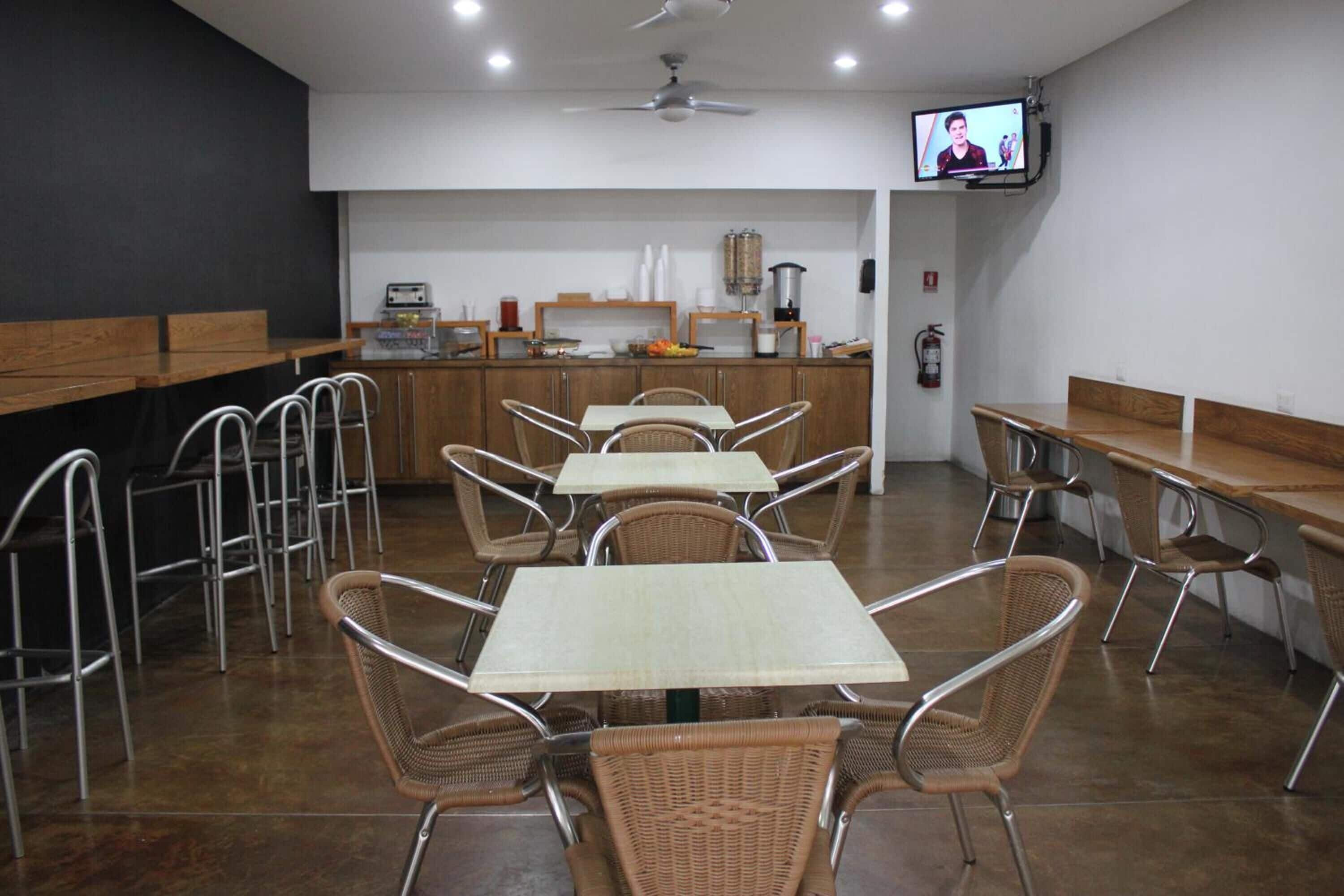 Foto - Seven Crown Express & Suites by Kavia