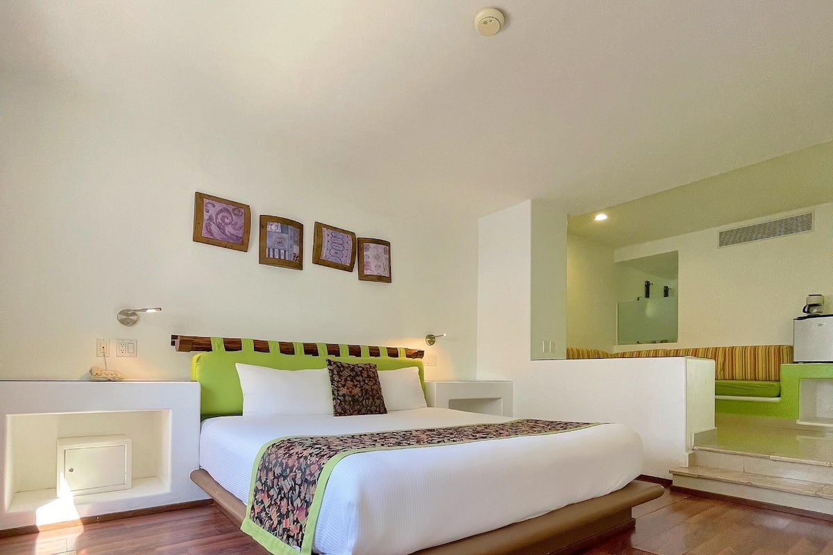 1 bedroom, desk, soundproofing, free WiFi