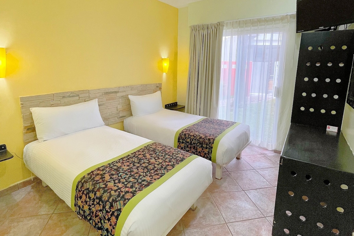 Express Double | 1 bedroom, desk, soundproofing, free WiFi