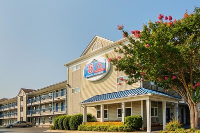 Motel 6 - Fayetteville, NC - Fort Liberty Area