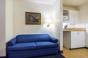 Bureau, fer et planche à repasser, Wi-Fi gratuit, draps fournis