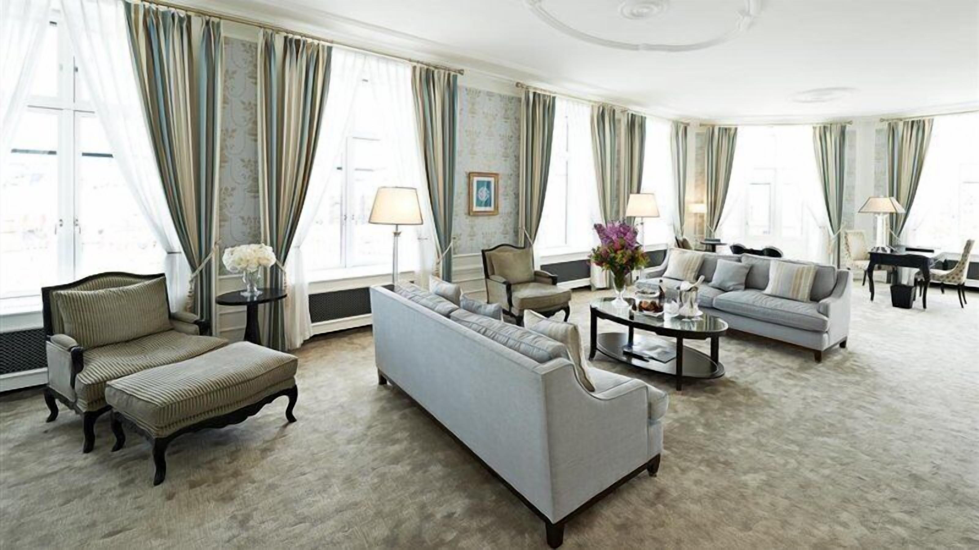 dangleterre suite | minibar, in-room safe, desk, laptop workspace