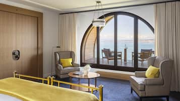 Hochwertige Bettwaren, Minibar, Zimmersafe, Schreibtisch