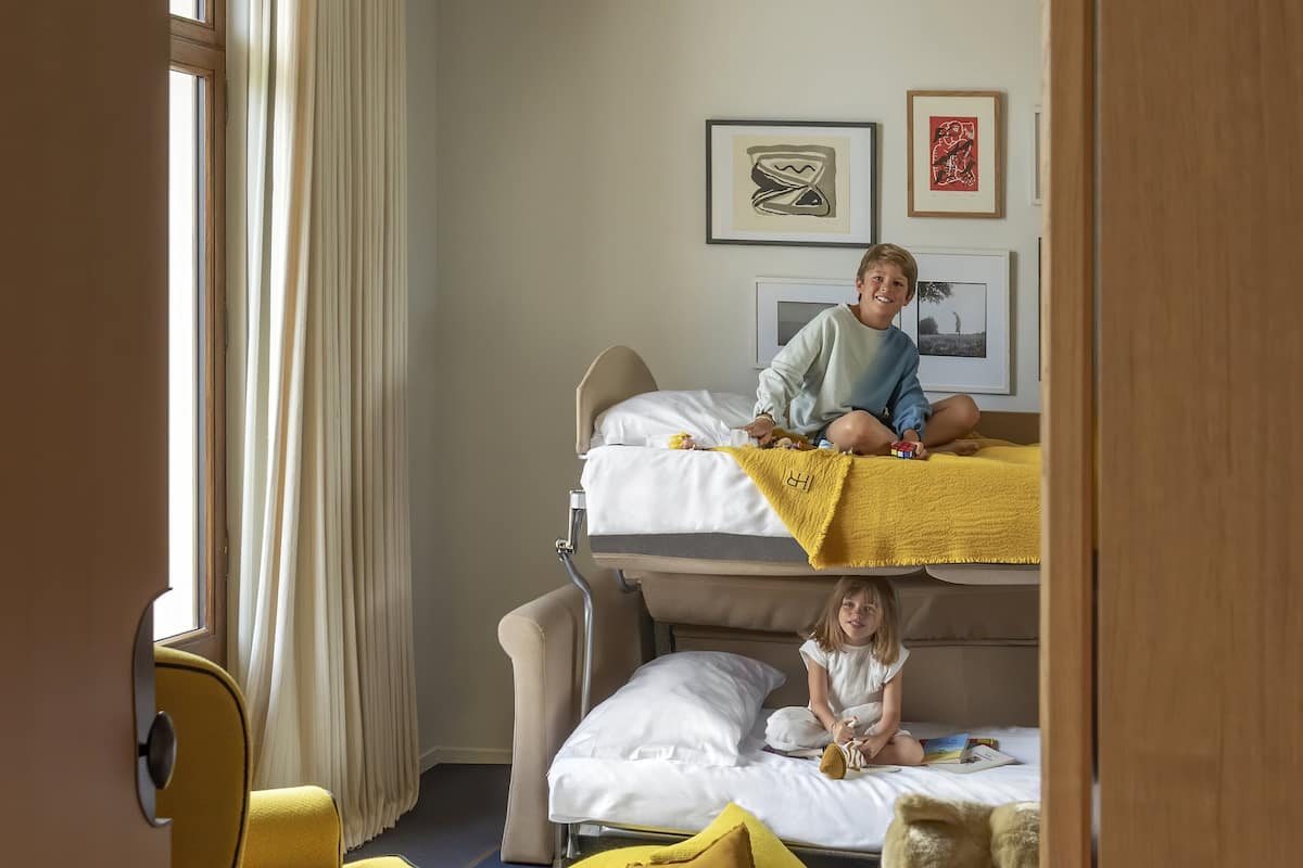 Familieværelse | Premium-sengetøj, minibar, pengeskab på værelset, skrivebord