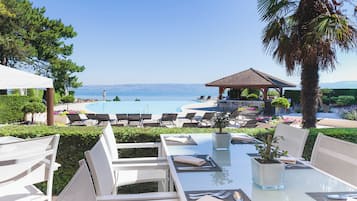 2 من المطاعم، تقديم الغداء