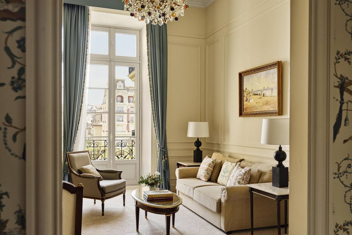 Suite, 1 King Bed (Palais) | Frette Italian sheets, premium bedding, Select Comfort beds, minibar