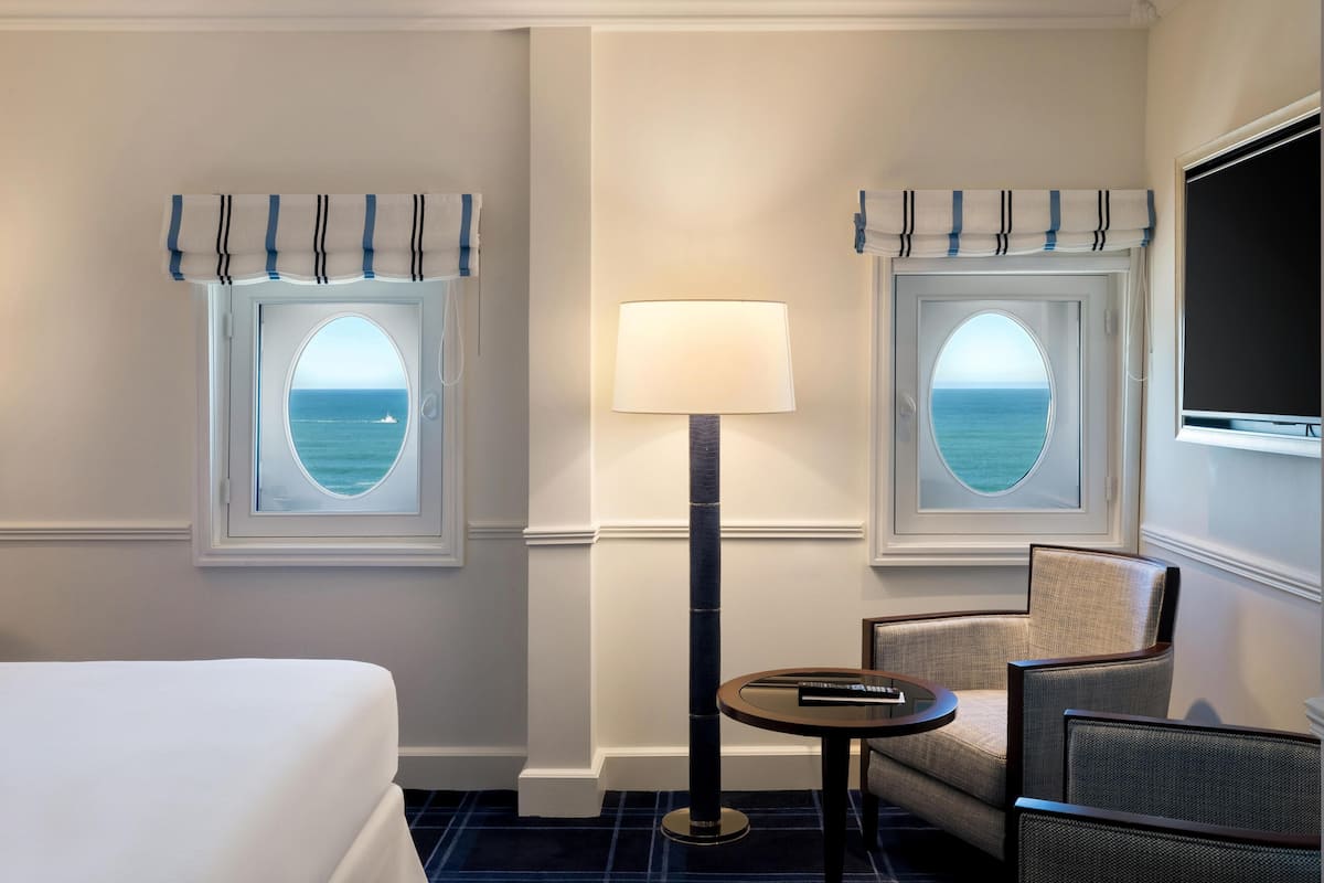 Suite, 2 camas individuales (Ambassador, Cruise Liner Collection) | Sábanas italianas Frette y ropa de cama de alta calidad