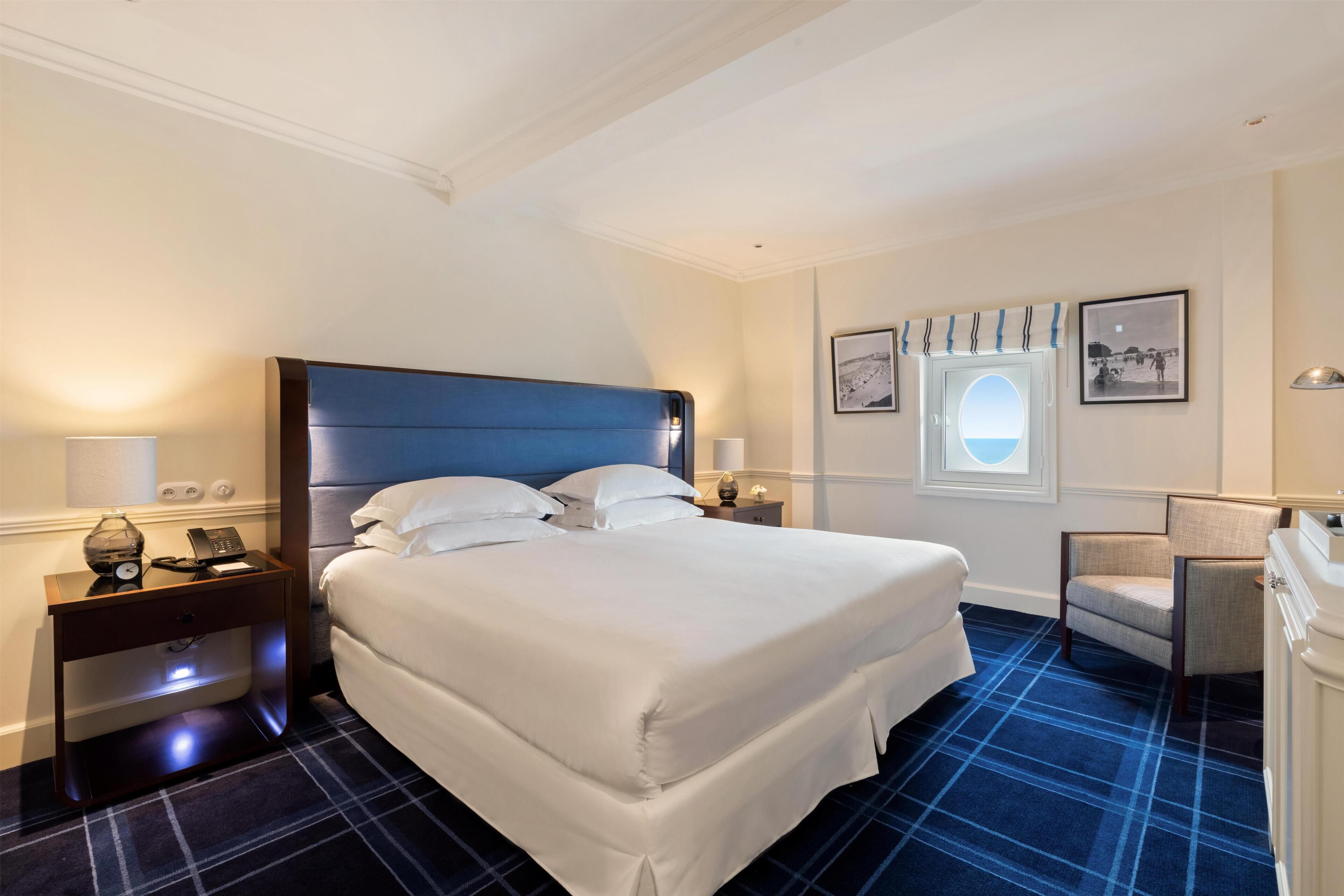 Frette Italian sheets, premium bedding, Select Comfort beds, minibar