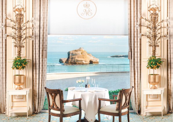 3 restaurants, breakfast, lunch, dinner served; French cuisine 
