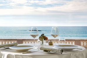 3 ristoranti, aperti a colazione, a pranzo e a cena, cucina francese