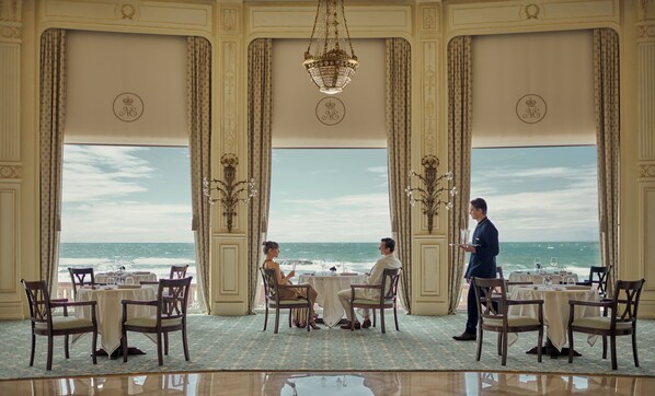 3 restaurants, breakfast, lunch, dinner served; French cuisine 