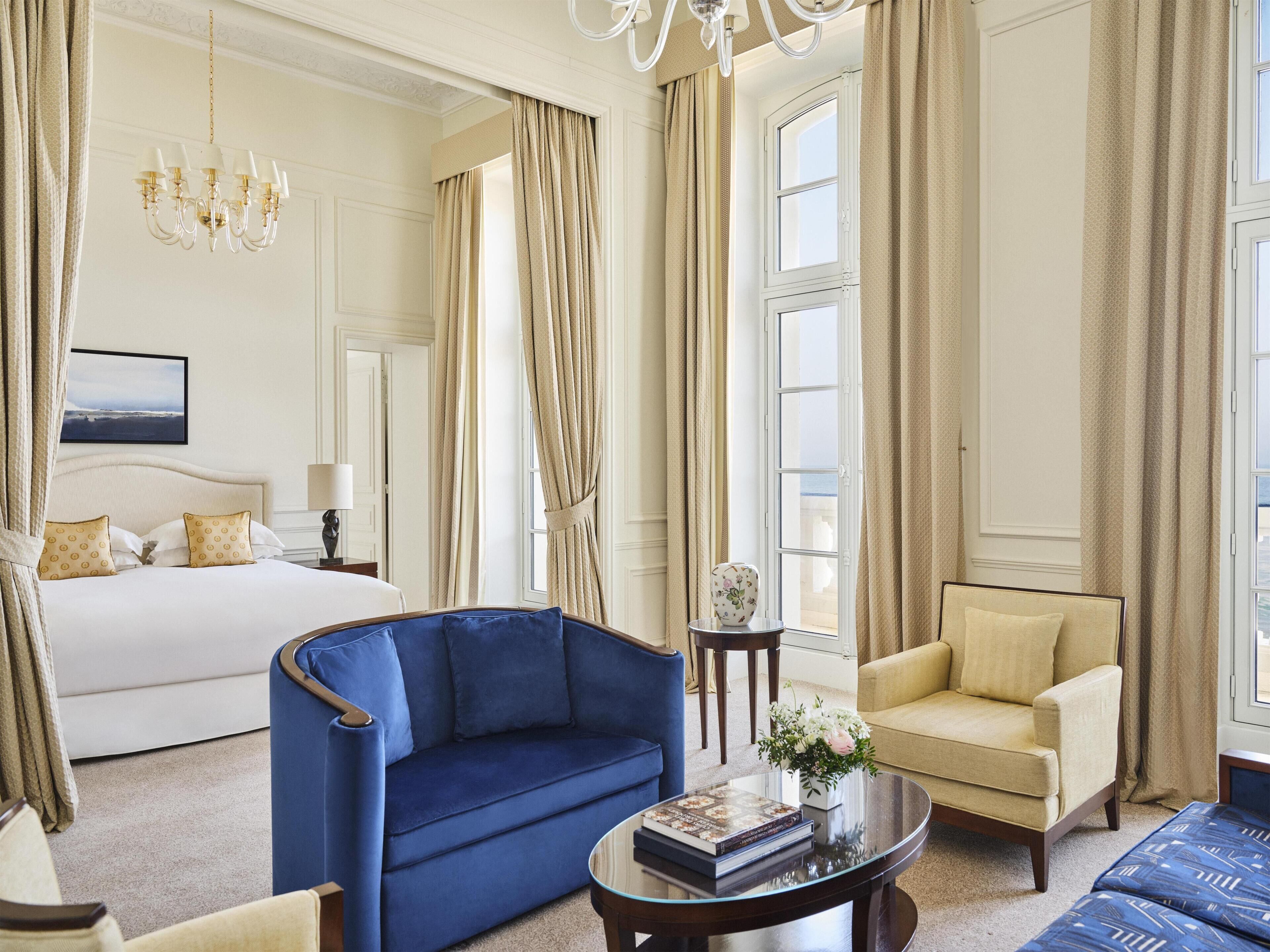 Ambassador Suite | Frette Italian sheets, premium bedding, Select Comfort beds, minibar