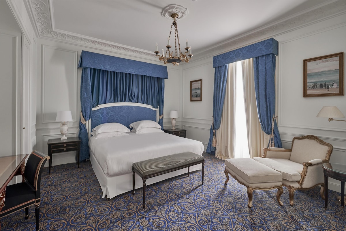 Suite, 2 Bedrooms (Imperial) | Frette Italian sheets, premium bedding, Select Comfort beds, minibar