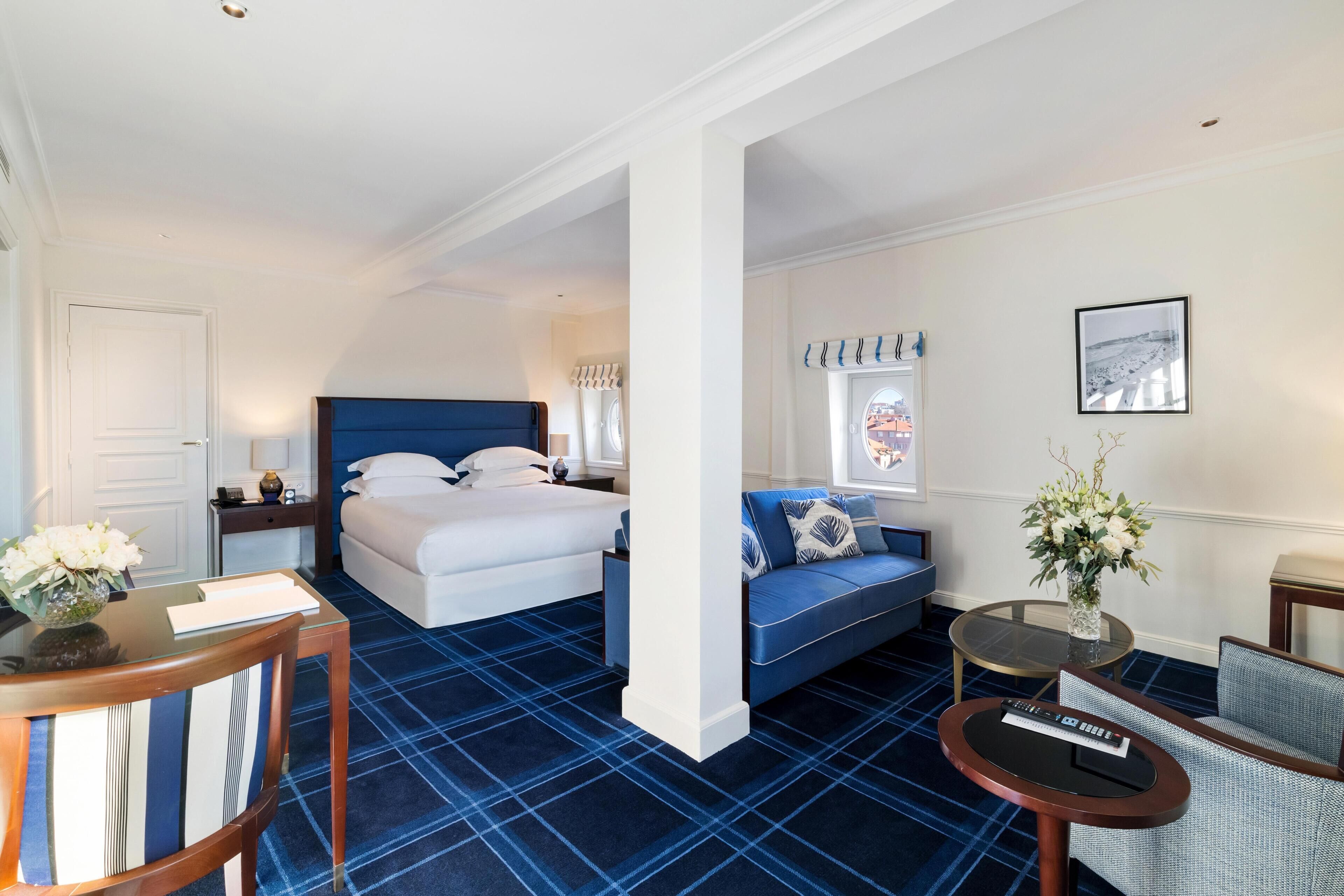 Junior Suite, 1 King Bed (Cruise Liner Collection) | Frette Italian sheets, premium bedding, Select Comfort beds, minibar