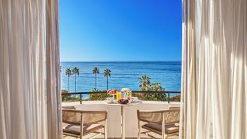 Deluxe Suite, Sea View | Terrace/patio