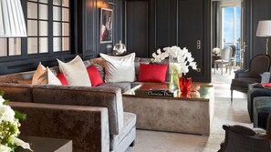 Sábanas italianas Frette, ropa de cama de alta calidad y minibar 