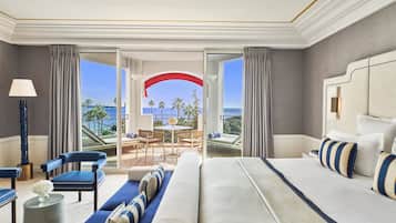 Frette Italian sheets, premium bedding, minibar, in-room safe