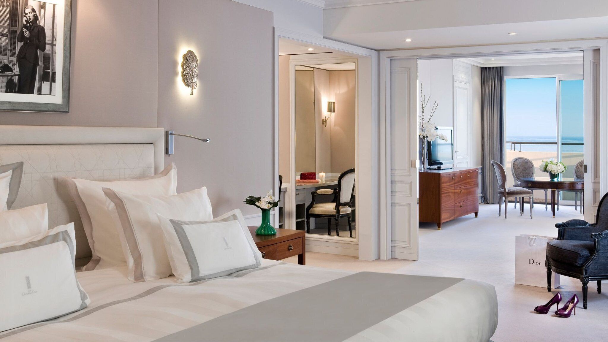 ผ้าปูที่นอน Frette จากอิตาลี, เครื่องนอนระดับพรีเมียม, มินิบาร์