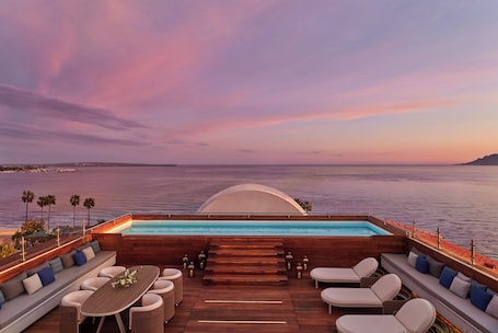 Frette Italian sheets, premium bedding, minibar, in-room safe