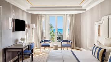 Frette Italian sheets, premium bedding, minibar, in-room safe